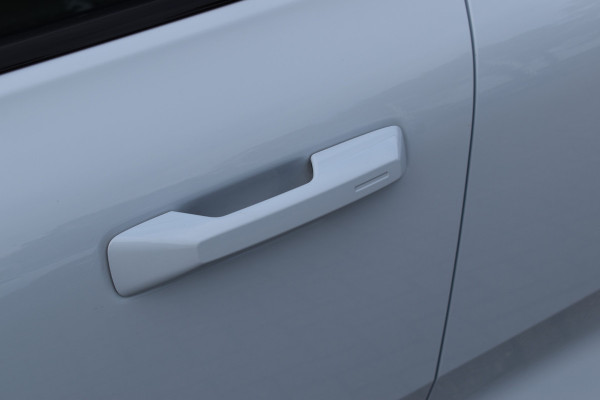 Volvo EX30 Extended Range 272PK Plus 69 kWh | Trekhaak | H&K | ACC | Blis | Stoelverwarming | Camera |