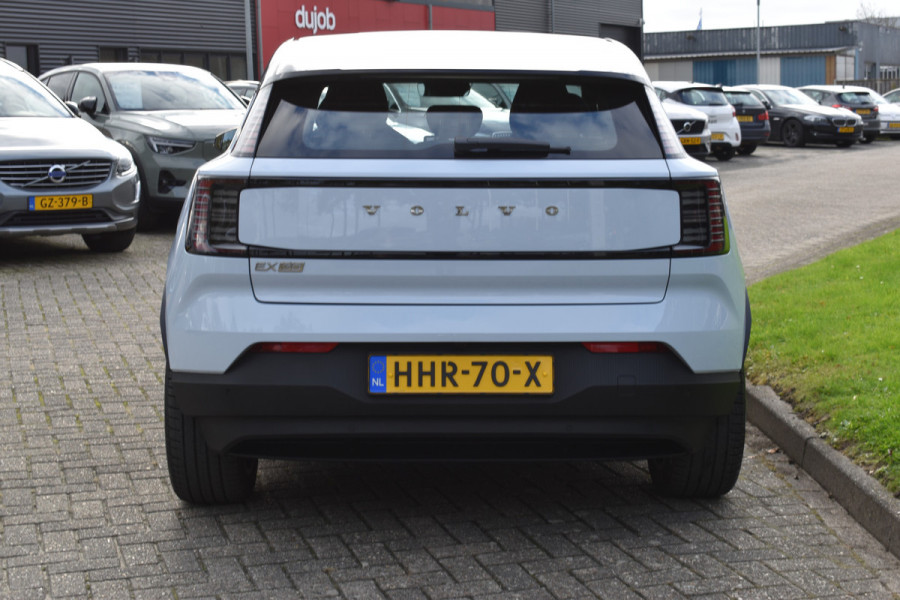 Volvo EX30 Extended Range 272PK Plus 69 kWh | Trekhaak | H&K | ACC | Blis | Stoelverwarming | Camera |