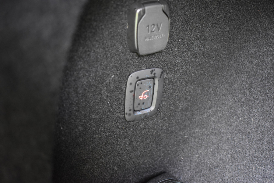 Volvo EX30 Extended Range 272PK Plus 69 kWh | Trekhaak | H&K | ACC | Blis | Stoelverwarming | Camera |