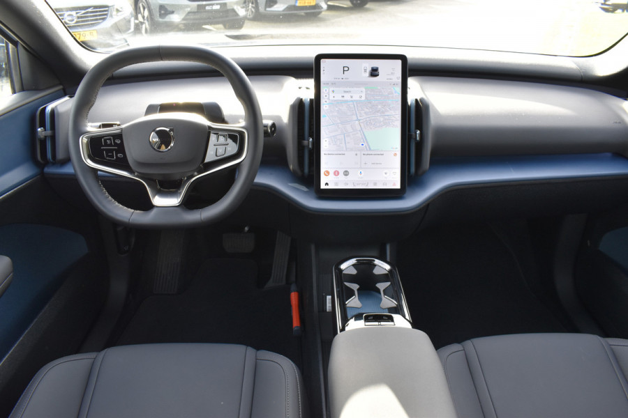 Volvo EX30 Extended Range 272PK Plus 69 kWh | Trekhaak | H&K | ACC | Blis | Stoelverwarming | Camera |