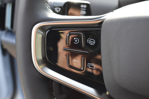 Volvo EX30 Extended Range 272PK Plus 69 kWh | Trekhaak | H&K | ACC | Blis | Stoelverwarming | Camera |