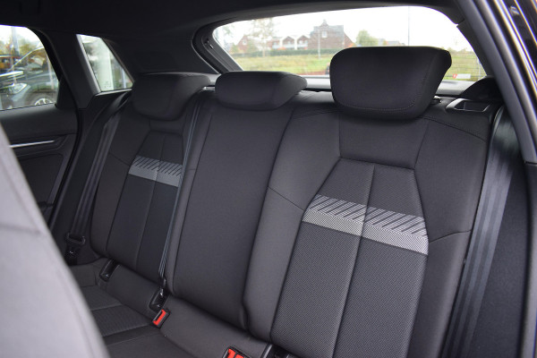 Audi A3 Sportback 35 TFSI Business edition | Apple CarPlay | Stoelverw. | Camera | Virtual Audi A3 Sportback 35 TFSI Business edition | Apple CarPlay | Stoelverw. | Camera | Virtual