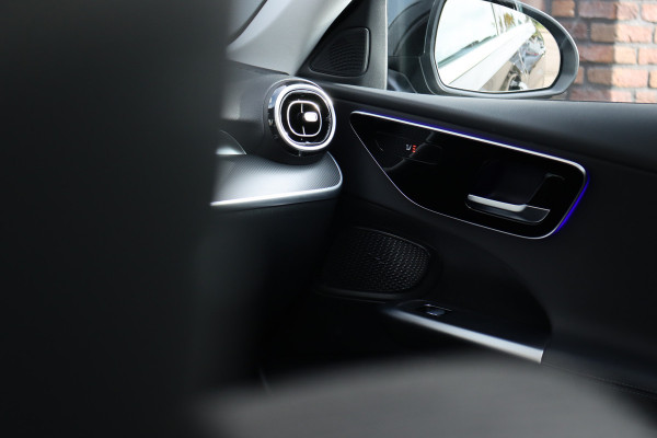 Mercedes-Benz C-Klasse Estate 300 e Luxury Line | Panoramadak | Camera | Cruise Control | Sfeerverlichting | Dodehoekassistent | High Perf. LED | Apple Carplay/Android Auto | Stoelverwarming | Mercedes-Benz C-Klasse Estate 300 e Luxury Line | Panoramadak | Camera | Cruise Control | Sfeerverlichting | Dodehoekassistent | High Perf. LED | Apple Carplay/Android Auto | Stoelverwarming |