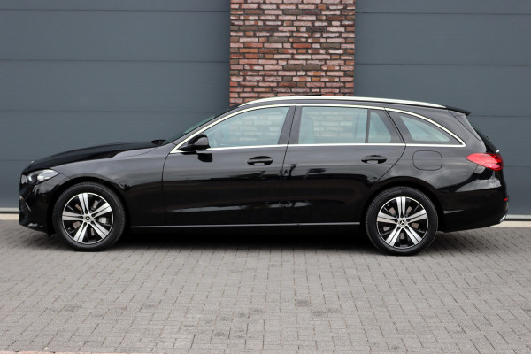 Mercedes-Benz C-Klasse Estate 300 e Luxury Line | Panoramadak | Camera | Cruise Control | Sfeerverlichting | Dodehoekassistent | High Perf. LED | Apple Carplay/Android Auto | Stoelverwarming | Mercedes-Benz C-Klasse Estate 300 e Luxury Line | Panoramadak | Camera | Cruise Control | Sfeerverlichting | Dodehoekassistent | High Perf. LED | Apple Carplay/Android Auto | Stoelverwarming |