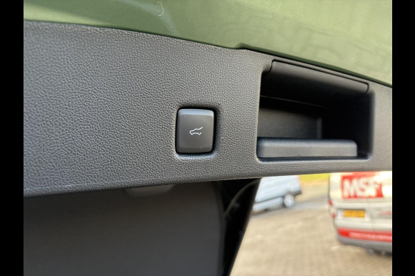 Ford Kuga 2.5 FHEV Active X | 190pk | Driver Assistance Pack | Technology Pack | Winterpack | Panoramadak | All Weather Banden | Geen stekker nodig