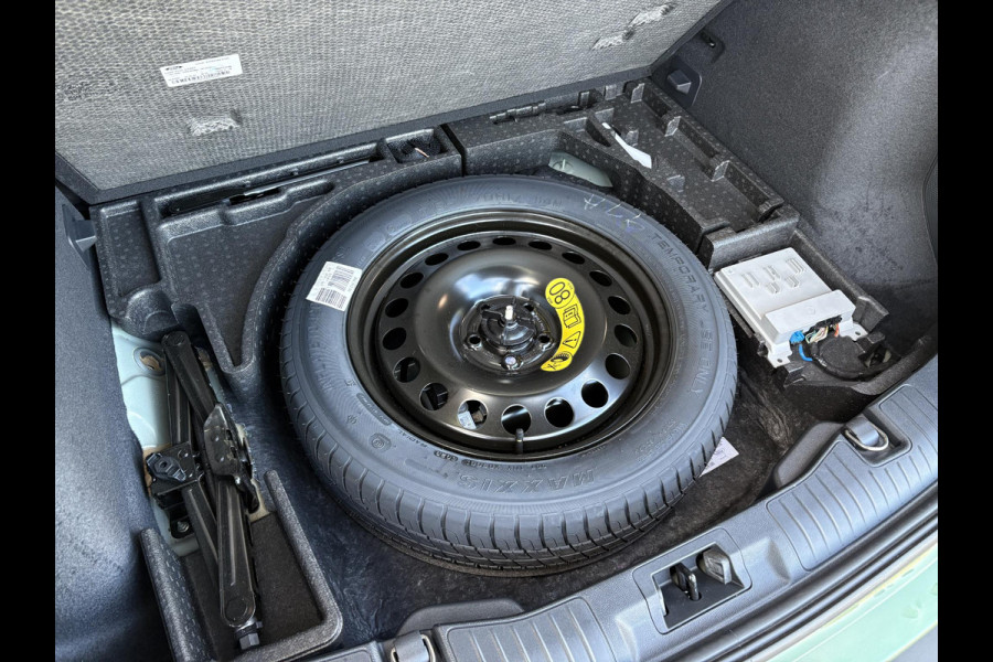 Ford Kuga 2.5 FHEV Active X | 190pk | Driver Assistance Pack | Technology Pack | Winterpack | Panoramadak | All Weather Banden | Geen stekker nodig