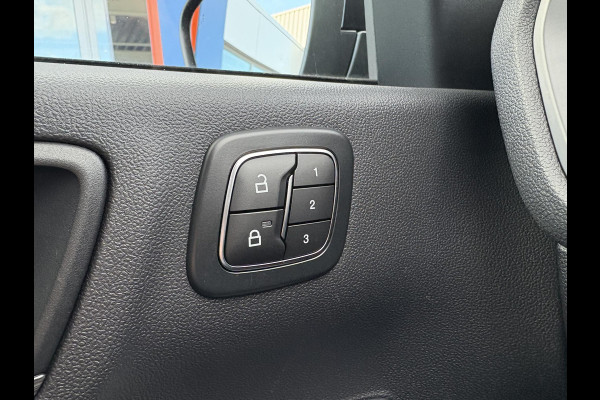 Ford Kuga 2.5 FHEV Active X | 190pk | Driver Assistance Pack | Technology Pack | Winterpack | Panoramadak | All Weather Banden | Geen stekker nodig