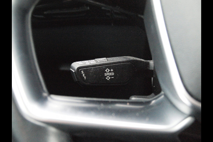 Audi e-tron Sportback 55 quattro edition 95 kWh | DAB | Black Optic | Parkeersensoren | NL-Auto | Audi e-tron Sportback 55 quattro edition 95 kWh | DAB | Black Optic | Parkeersensoren | NL-Auto |