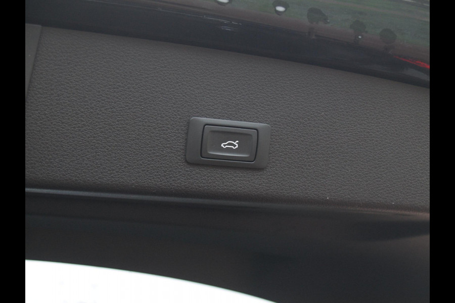 Audi e-tron Sportback 55 quattro edition 95 kWh | DAB | Black Optic | Parkeersensoren | NL-Auto | Audi e-tron Sportback 55 quattro edition 95 kWh | DAB | Black Optic | Parkeersensoren | NL-Auto |