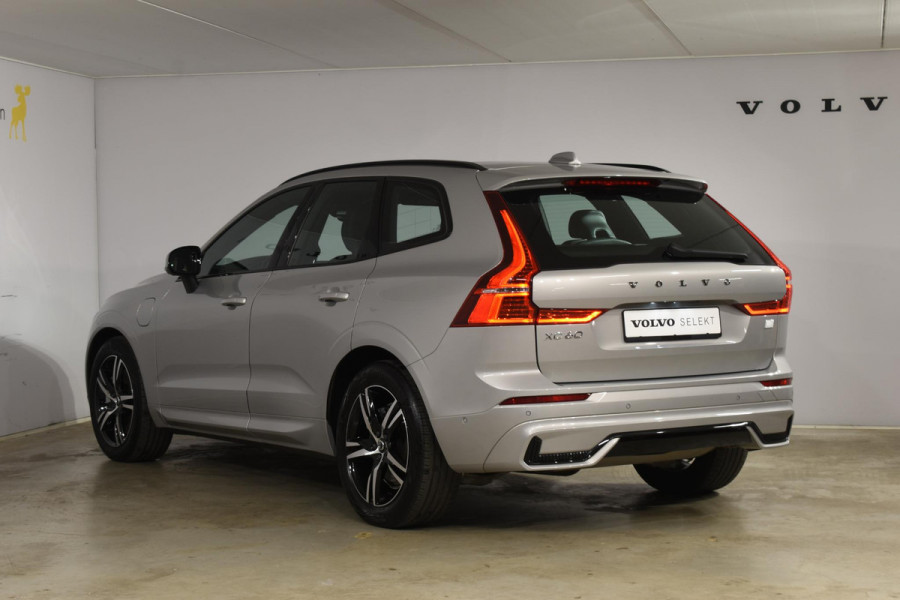 Volvo XC60 T6 350PK Automaat Plug-in hybrid AWD R-Design / Navigatie / Luchtvering / 360 Camera / Adaptieve Cruise Control / Schuif-kanteldak / Head-up Display / Stuurverwarming / Stoelverwarming v+a / Elektr. Achterklep / Elektr. Trekhaak / Elektr. sstoelen met geheugen
