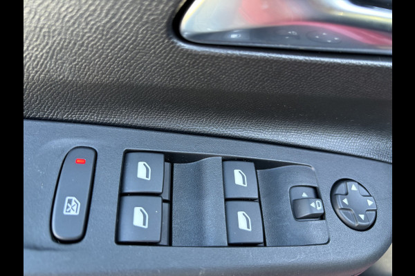 Opel CORSA-E Elegance 50 kWh | Camera | Parkeersensoren voor en achter |