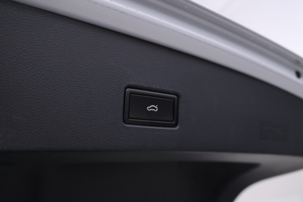 Volkswagen T-Roc 1.6 TDI Style Business Elektrische achterklep, apple carplay, climate,