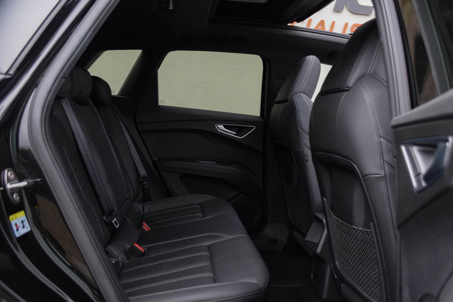 Audi Q4 e-tron 40 / 2x S-line/ Adaptive Cruise Control/ Virtual Cockpit/ Panoramadak/ 150kW (204PK) Audi Q4 e-tron 40 / 2x S-line/ Adaptive Cruise Control/ Virtual Cockpit/ Panoramadak/ 150kW (204PK)