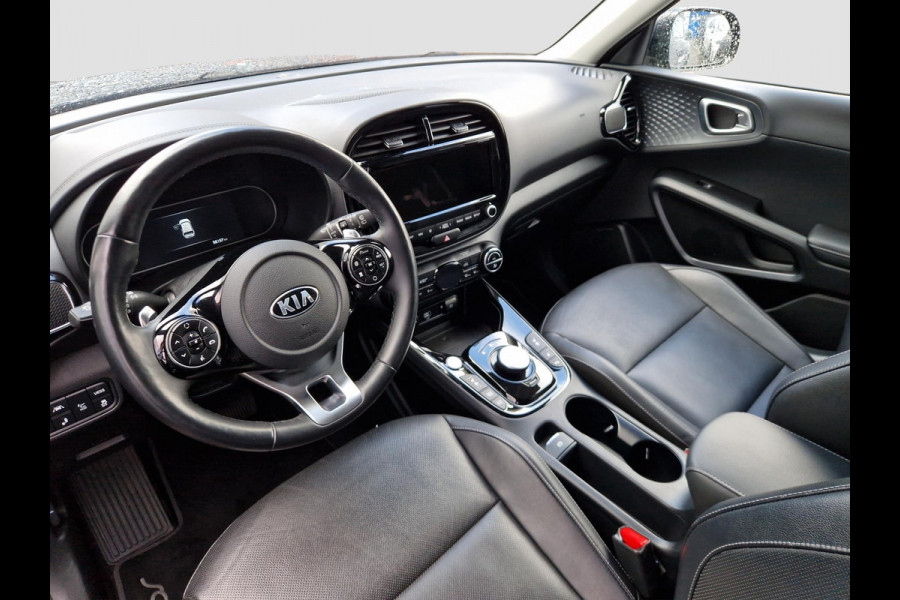 Kia e-Soul ExecutiveLine 64 kWh | Stoelventilatie | Climate | Camera | PDC | Dodehoek | HUD | 3 Fase
