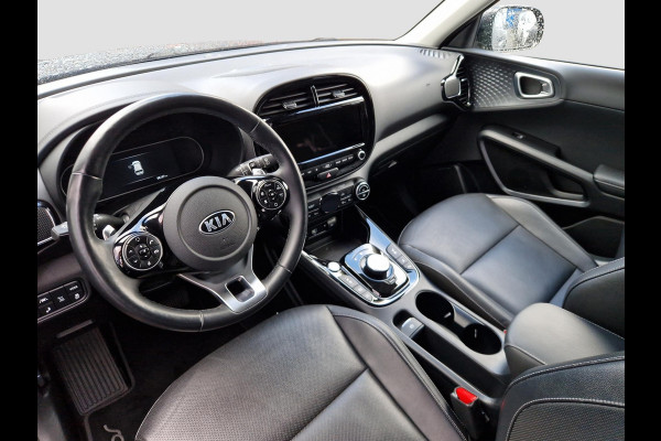Kia e-Soul ExecutiveLine 64 kWh | Stoelventilatie | Climate | Camera | PDC | Dodehoek | HUD | 3 Fase