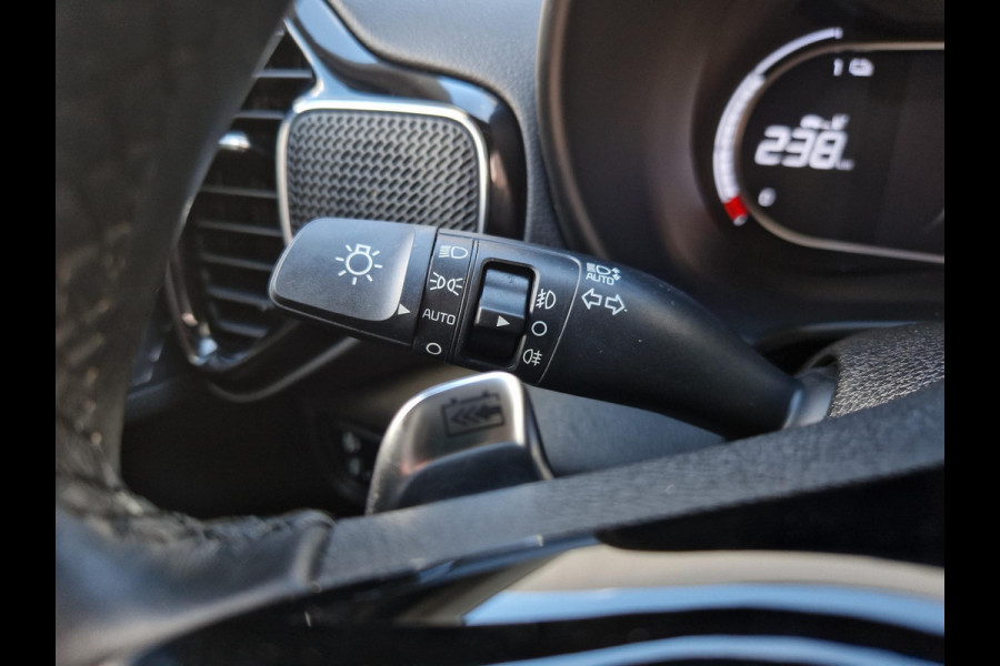 Kia e-Soul ExecutiveLine 64 kWh | Stoelventilatie | Climate | Camera | PDC | Dodehoek | HUD | 3 Fase
