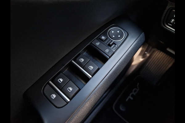 Kia e-Soul ExecutiveLine 64 kWh | Stoelventilatie | Climate | Camera | PDC | Dodehoek | HUD | 3 Fase