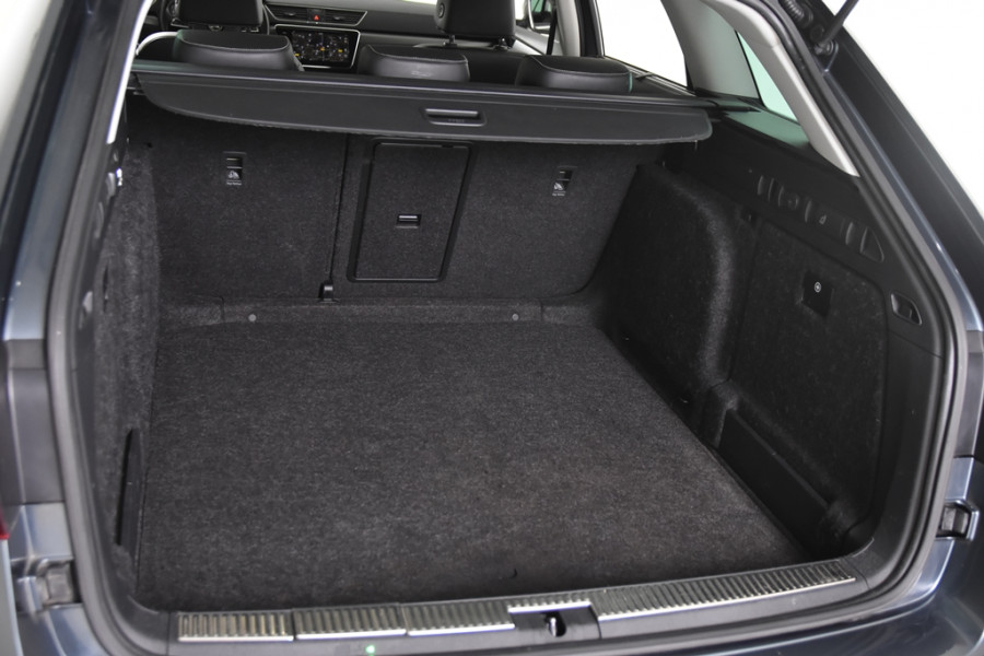 Škoda Superb Combi 1.6 TDI *1ste Eigenaar*Leer*Navigatie*Trekhaak*Full Options*