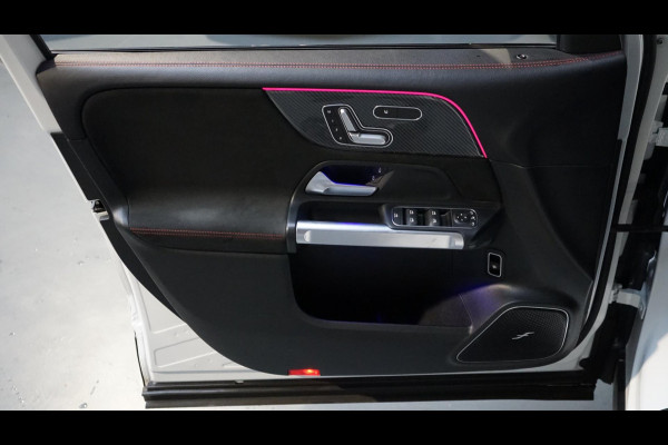 Mercedes-Benz Glb 250 4MATIC AMG NIGHT AUTOMAAT-360 CAMERA-ACC-AMBIANCE-BURMESTER-CARBON-KEYLESS-MEMORY-PANORAMA