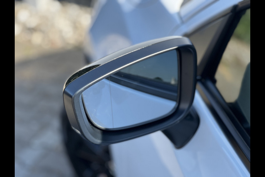 Mazda 2 1.5 SkyActiv-G 90 Homura | LED | Carplay | Camera | Dodehoek