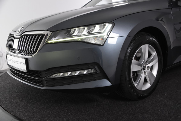 Škoda Superb Combi 1.5 TSI Combi DSG *Navigatie*Trekhaak*Stoelverwarming*