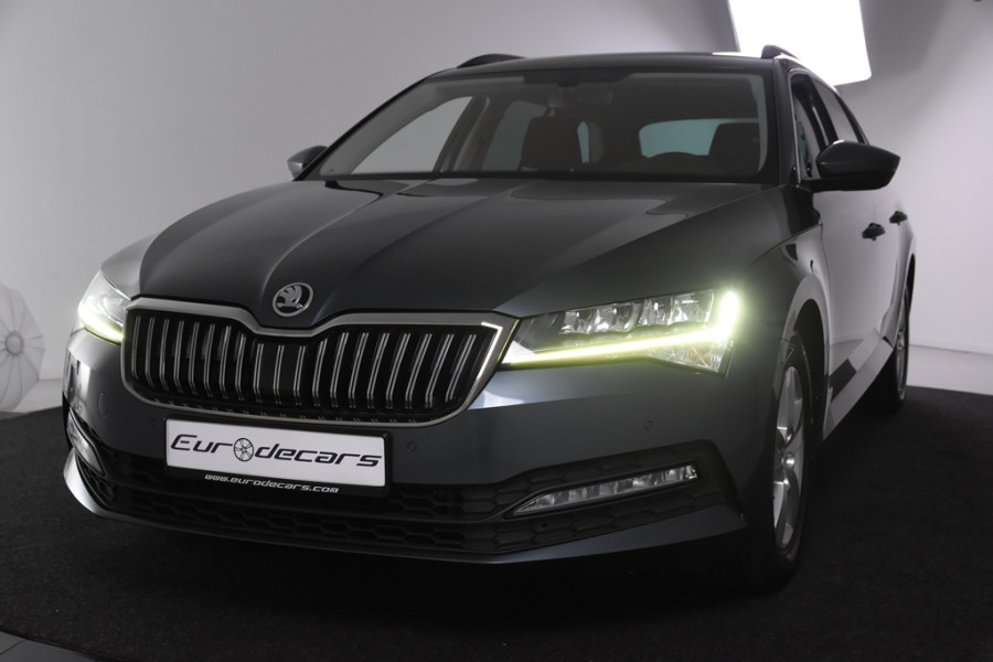 Škoda Superb Combi 1.5 TSI Combi DSG *Navigatie*Trekhaak*Stoelverwarming*