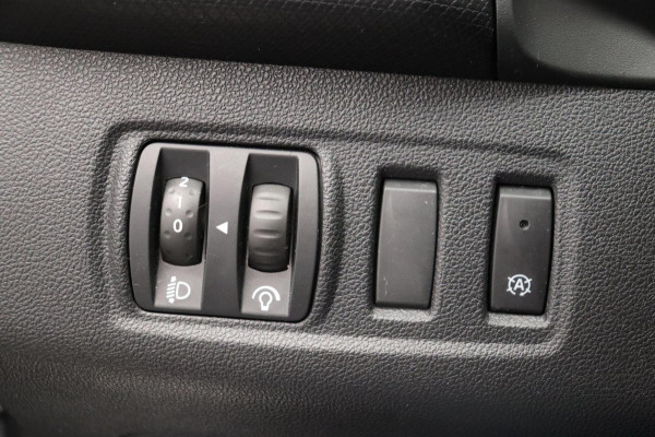 Renault Clio Estate 0.9 TCe Limited Trekhaak Navigatie Origineel NL