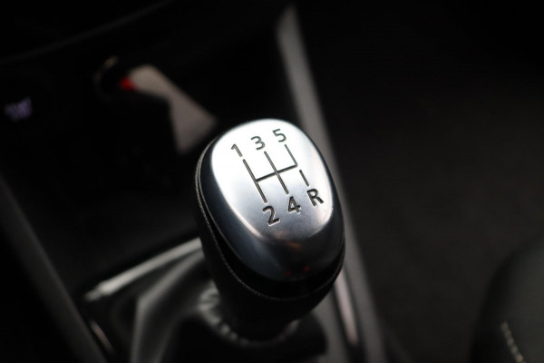 Renault Clio Estate 0.9 TCe Limited Trekhaak Navigatie Origineel NL