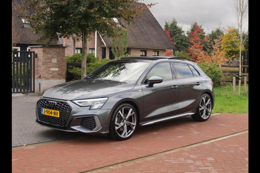 Audi A3 Sportback 35 TFSI S edition | 2X S-Line | Schuifdak | 19 Inch | Black Optic | NL-Auto | Audi A3 Sportback 35 TFSI S edition | 2X S-Line | Schuifdak | 19 Inch | Black Optic | NL-Auto |