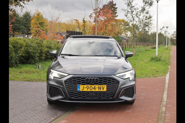 Audi A3 Sportback 35 TFSI S edition | 2X S-Line | Schuifdak | 19 Inch | Black Optic | NL-Auto | Audi A3 Sportback 35 TFSI S edition | 2X S-Line | Schuifdak | 19 Inch | Black Optic | NL-Auto |