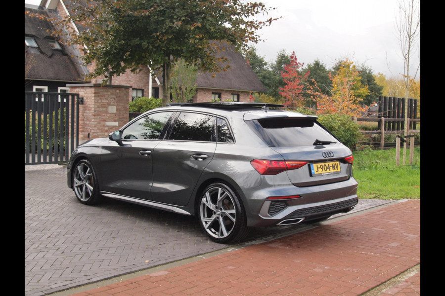 Audi A3 Sportback 35 TFSI S edition | 2X S-Line | Schuifdak | 19 Inch | Black Optic | NL-Auto | Audi A3 Sportback 35 TFSI S edition | 2X S-Line | Schuifdak | 19 Inch | Black Optic | NL-Auto |