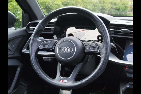 Audi A3 Sportback 35 TFSI S edition | 2X S-Line | Schuifdak | 19 Inch | Black Optic | NL-Auto | Audi A3 Sportback 35 TFSI S edition | 2X S-Line | Schuifdak | 19 Inch | Black Optic | NL-Auto |