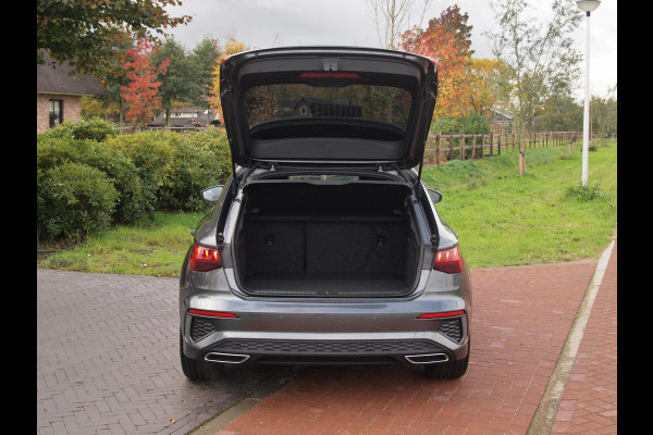 Audi A3 Sportback 35 TFSI S edition | 2X S-Line | Schuifdak | 19 Inch | Black Optic | NL-Auto | Audi A3 Sportback 35 TFSI S edition | 2X S-Line | Schuifdak | 19 Inch | Black Optic | NL-Auto |