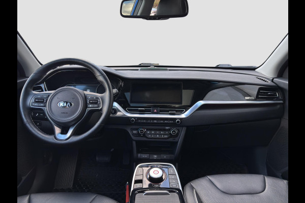 Kia e-Niro ExecutiveLine 64 kWh Kia e-Niro ExecutiveLine 64kWh | Leder | Navigatie | Apple Carplay & Android Auto | Schuif-/kanteldak |