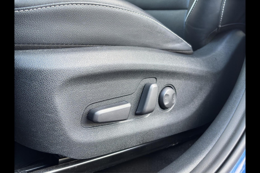 Kia e-Niro ExecutiveLine 64 kWh Kia e-Niro ExecutiveLine 64kWh | Leder | Navigatie | Apple Carplay & Android Auto | Schuif-/kanteldak |