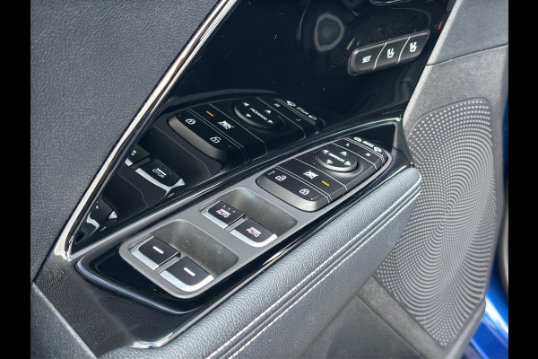 Kia e-Niro ExecutiveLine 64 kWh Kia e-Niro ExecutiveLine 64kWh | Leder | Navigatie | Apple Carplay & Android Auto | Schuif-/kanteldak |