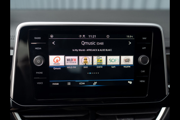 Volkswagen T-Roc 1.5 TSI R-Line Business+ | Keyless | Elk. A-klep | Camera | IQ Light | Side Assist | Prijs Rijklaar!!