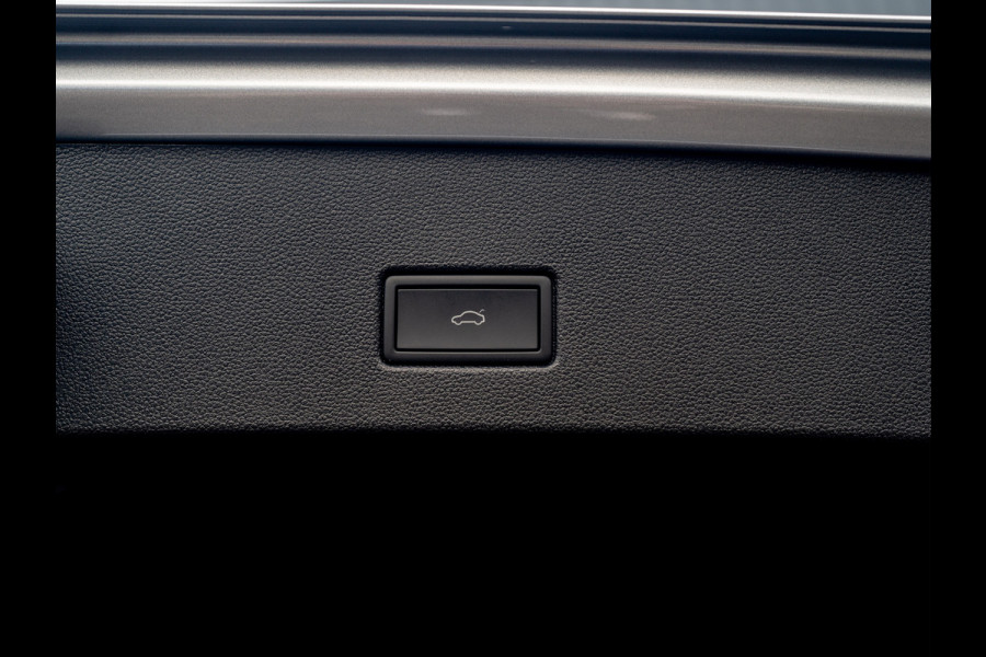 Volkswagen T-Roc 1.5 TSI R-Line Business+ | Keyless | Elk. A-klep | Camera | IQ Light | Side Assist | Prijs Rijklaar!!