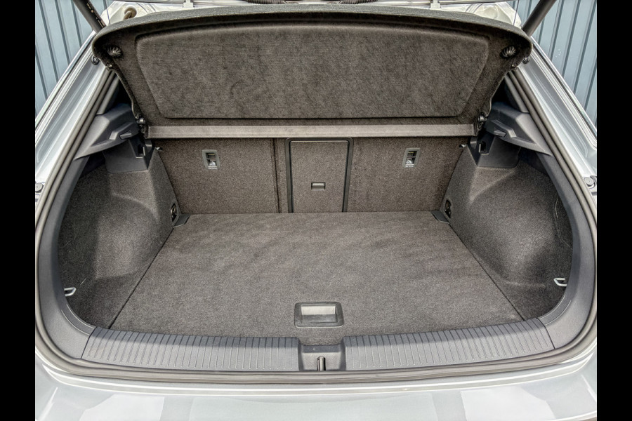 Volkswagen T-Roc 1.5 TSI R-Line Business+ | Keyless | Elk. A-klep | Camera | IQ Light | Side Assist | Prijs Rijklaar!!