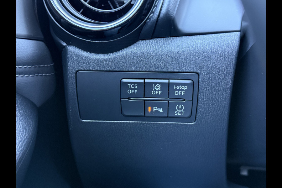 Mazda CX-3 2.0 SkyActiv-G 121 Luxury | Trekhaak | CarPlay | Camera | LED | HUD | 18 inch