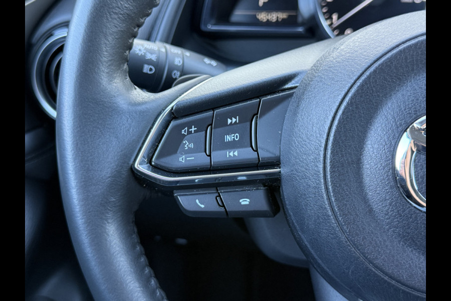 Mazda CX-3 2.0 SkyActiv-G 121 Luxury | Trekhaak | CarPlay | Camera | LED | HUD | 18 inch