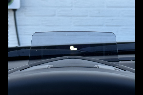 Mazda CX-3 2.0 SkyActiv-G 121 Luxury | Trekhaak | CarPlay | Camera | LED | HUD | 18 inch