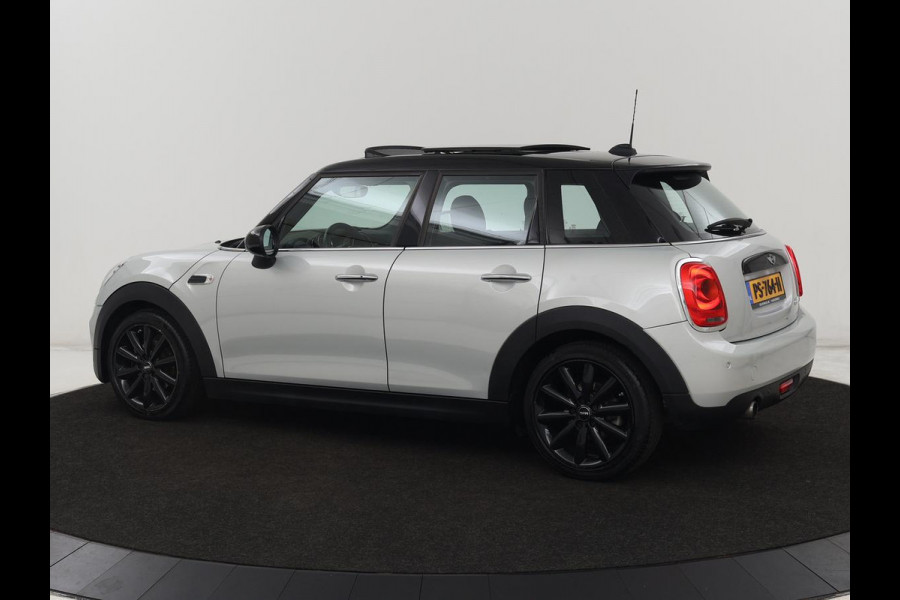MINI Cooper 1.5 Chili Serious Business | Panoramadak | Navigatie | Cruise Control | LED koplampen | Half leder | Climate control | Parkeerhulp | Bluetooth