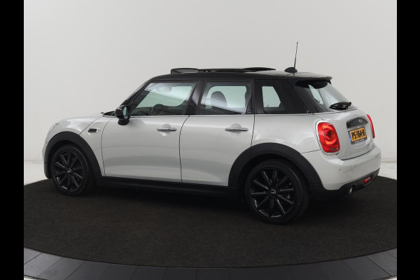 MINI Cooper 1.5 Chili Serious Business | Panoramadak | Navigatie | Cruise Control | LED koplampen | Half leder | Climate control | Parkeerhulp | Bluetooth