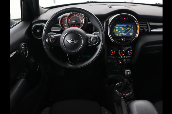 MINI Cooper 1.5 Chili Serious Business | Panoramadak | Navigatie | Cruise Control | LED koplampen | Half leder | Climate control | Parkeerhulp | Bluetooth