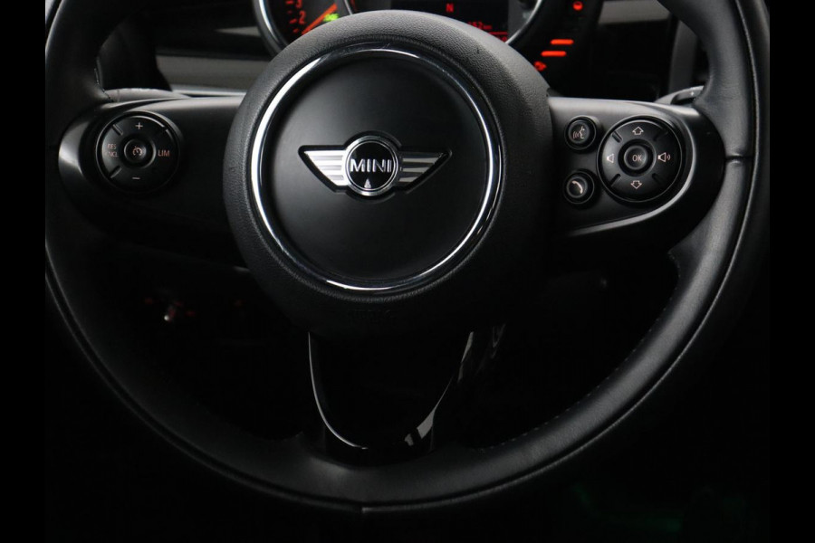 MINI Cooper 1.5 Chili Serious Business | Panoramadak | Navigatie | Cruise Control | LED koplampen | Half leder | Climate control | Parkeerhulp | Bluetooth