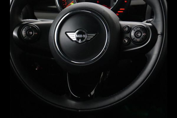 MINI Cooper 1.5 Chili Serious Business | Panoramadak | Navigatie | Cruise Control | LED koplampen | Half leder | Climate control | Parkeerhulp | Bluetooth