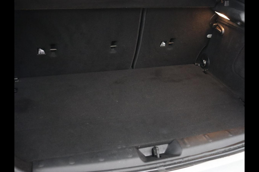 MINI Cooper 1.5 Chili Serious Business | Panoramadak | Navigatie | Cruise Control | LED koplampen | Half leder | Climate control | Parkeerhulp | Bluetooth