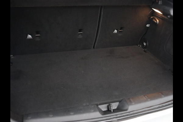 MINI Cooper 1.5 Chili Serious Business | Panoramadak | Navigatie | Cruise Control | LED koplampen | Half leder | Climate control | Parkeerhulp | Bluetooth