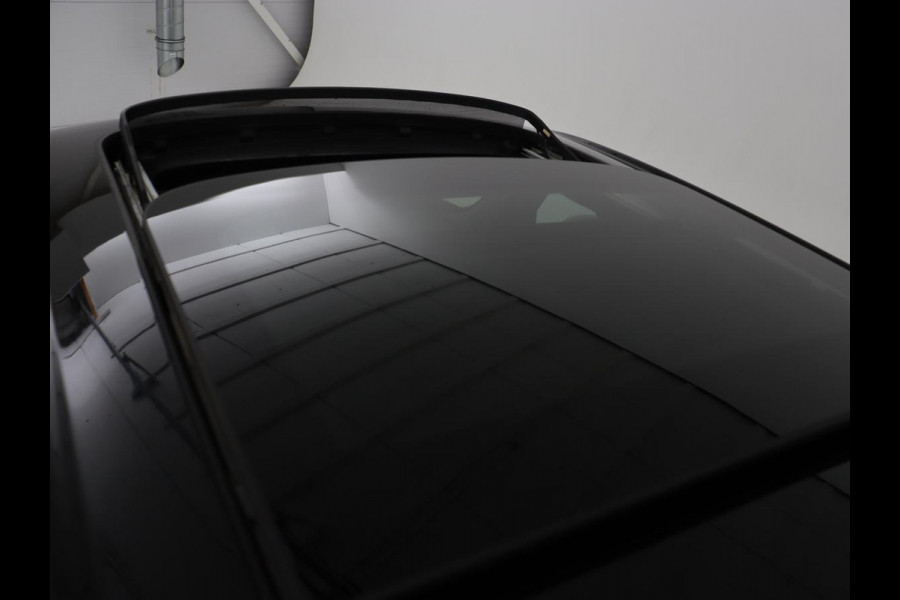 MINI Cooper 1.5 Chili Serious Business | Panoramadak | Navigatie | Cruise Control | LED koplampen | Half leder | Climate control | Parkeerhulp | Bluetooth